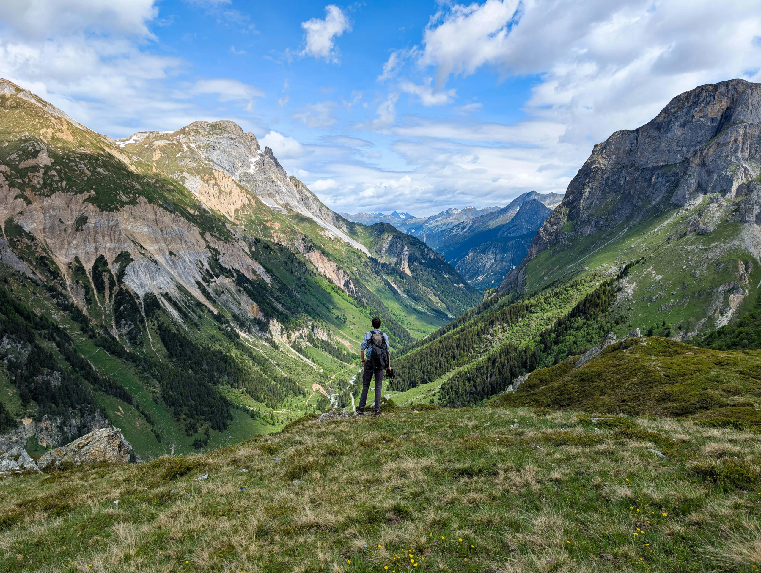 10 Common Beginner Hiking Mistakes (And How to Avoid Them)