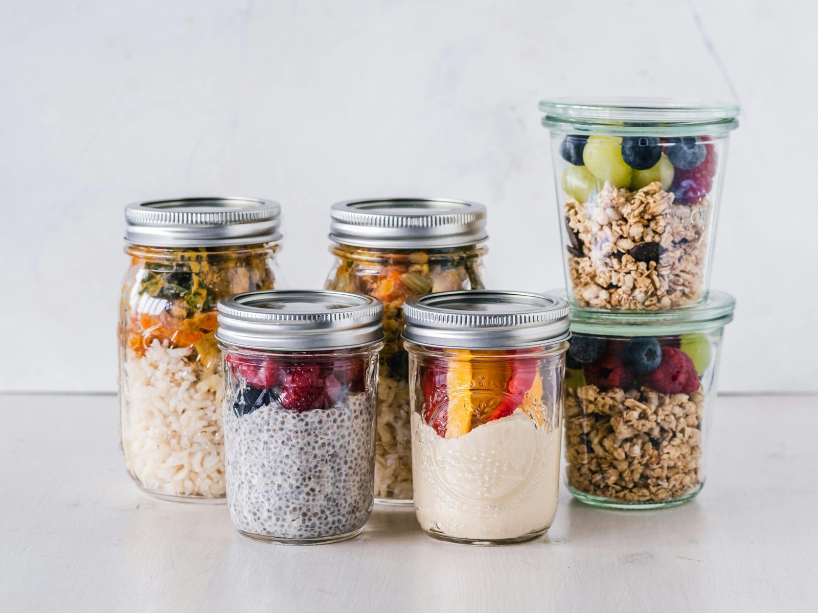 How to Safely Store Food and Carry it While Hiking?