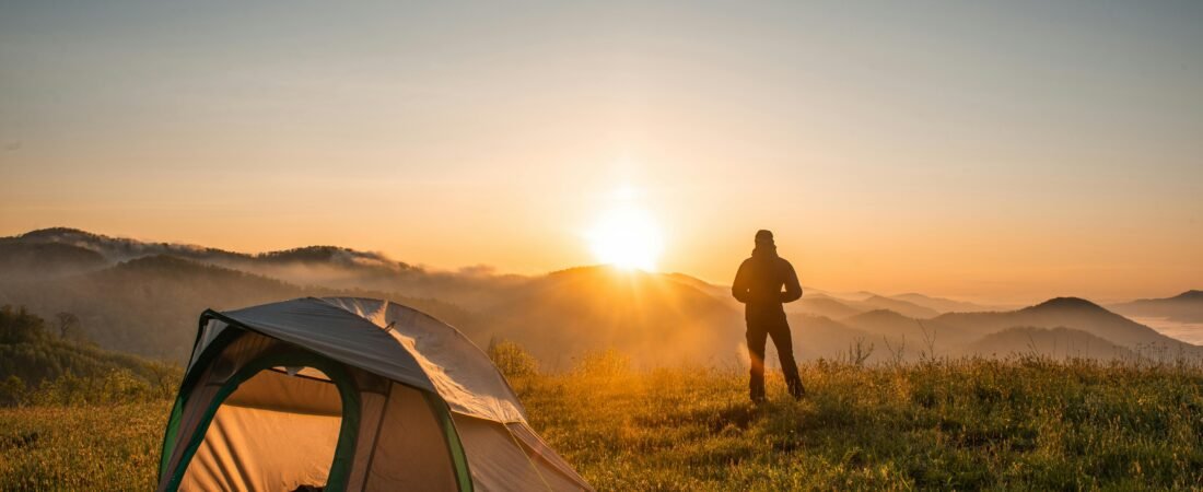 What is Thru-Hiking? Your Complete Beginner’s Guide to Long-Distance Hiking Adventures