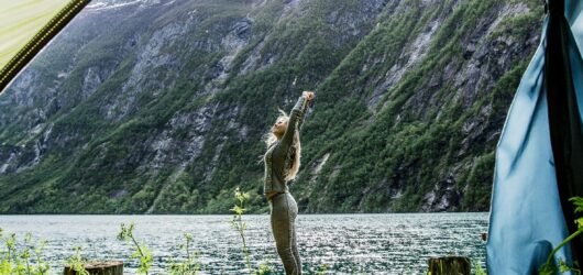 Stretching and Recovery for Hikers: Complete Guide to Post-Hike Care (2025)